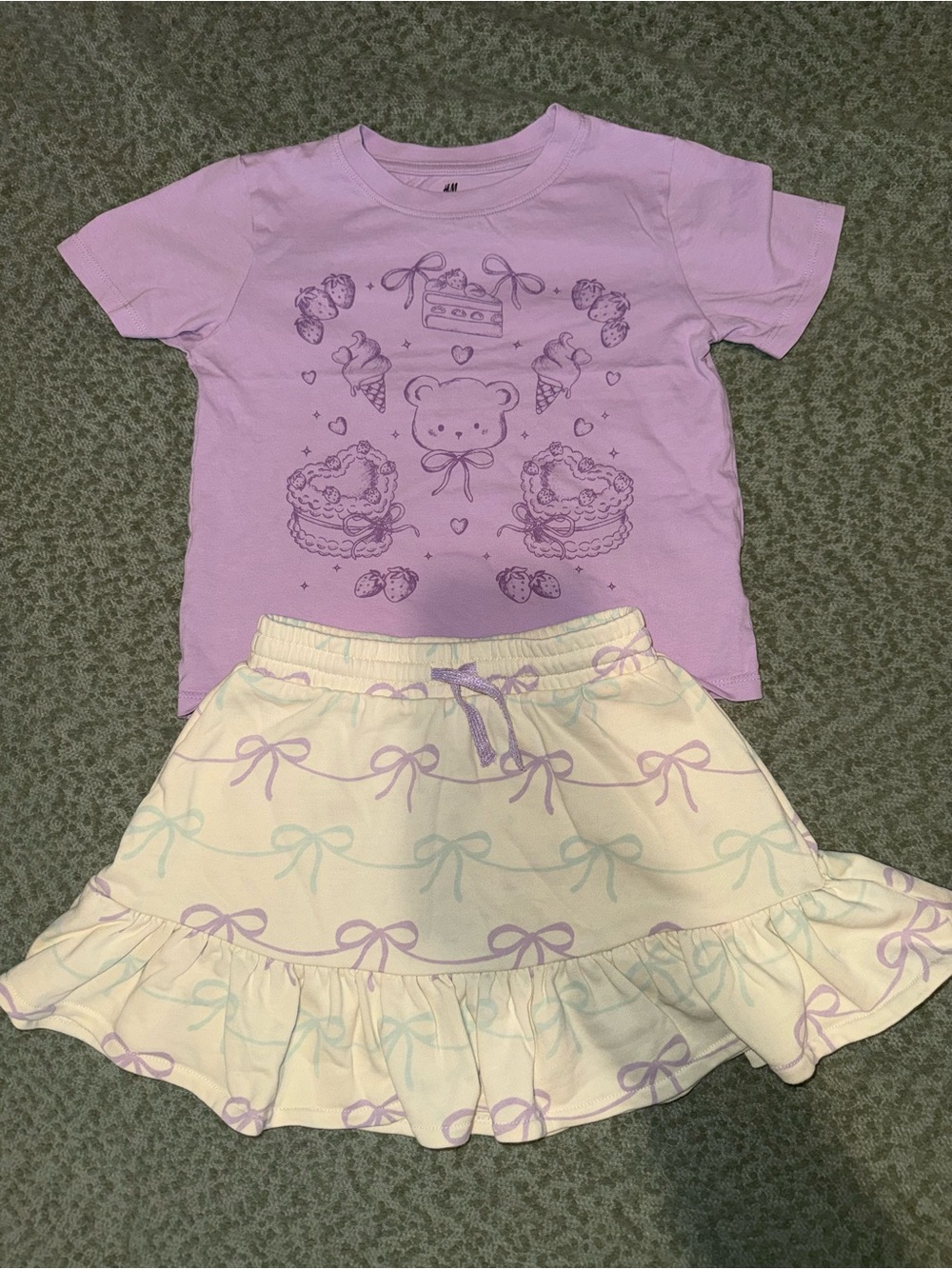 H&M Lavender and Cream Girls' Bow Print Pajama Set